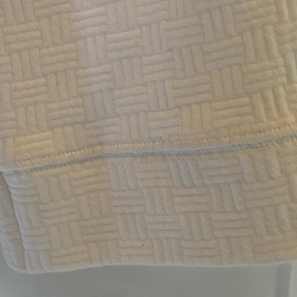 Vintage Christian Dior White
Satin Lace Trim Sleep Jacket Cardigan - Picture 4 of 7